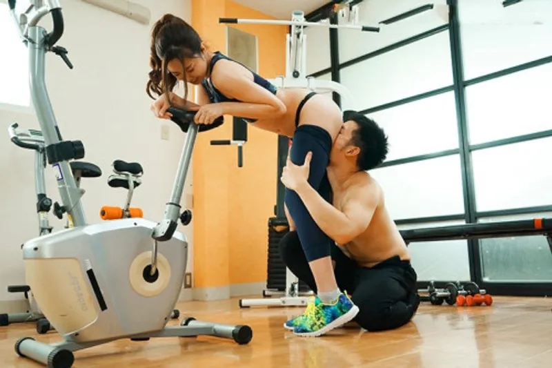 Xin ông xã đi tập gym, người vợ vụng trộm với anh pt