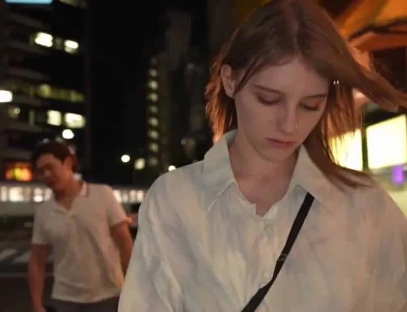 Trêu chọc em gái tây không được, thanh niên biến thái bắt cóc về nhà