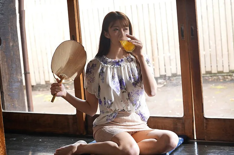 Mùa hè buồn chán ở quê nắc người vợ cạnh nhà thiếu thốn vì lấy anh xã già